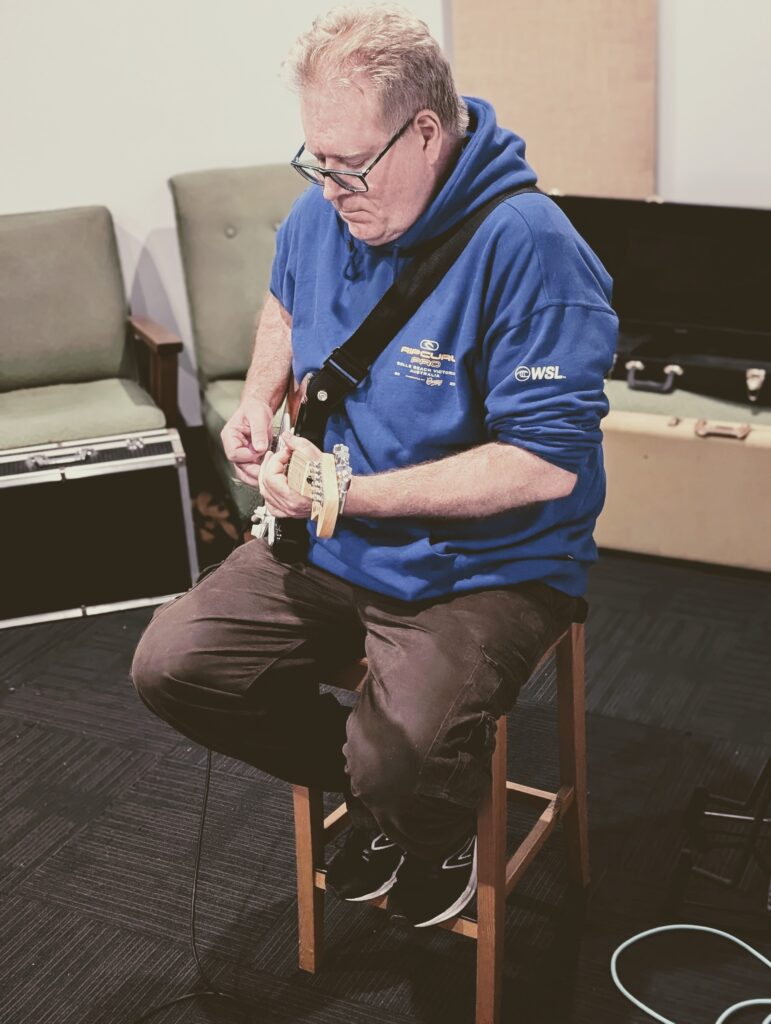 Tim Bell – Guitarist